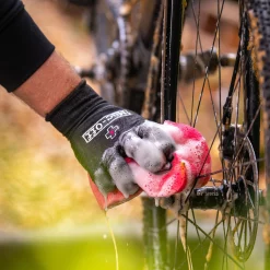 Muc-Off Microcell Expanding Cleaning Sponge -On Running Sales Shop Muc Off Microcell Expanding Cleaning Sponge 2