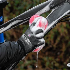 Muc-Off Microcell Expanding Cleaning Sponge -On Running Sales Shop Muc Off Microcell Expanding Cleaning Sponge 5