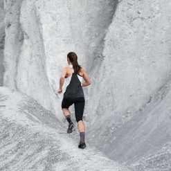 On Running Tank-T Womens Run Top -On Running Sales Shop On Running Tank T Womens Run Top Glacier Black 6